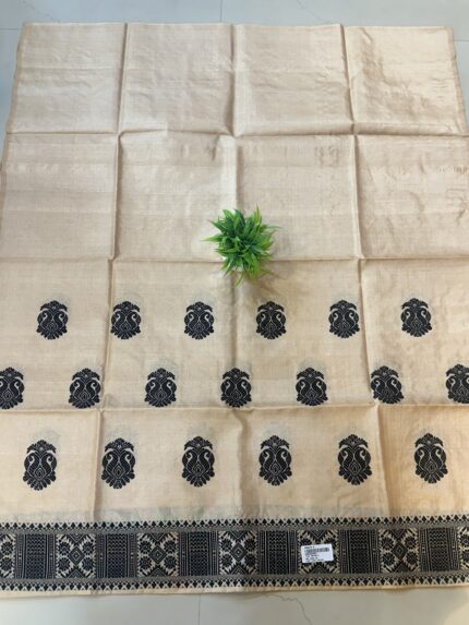 Pure toss Mekhela